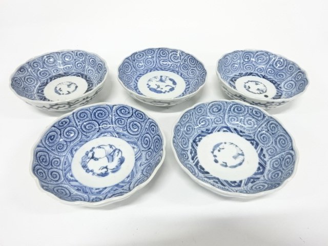 Ko-Imari, octopus and arabesque, 5 plates